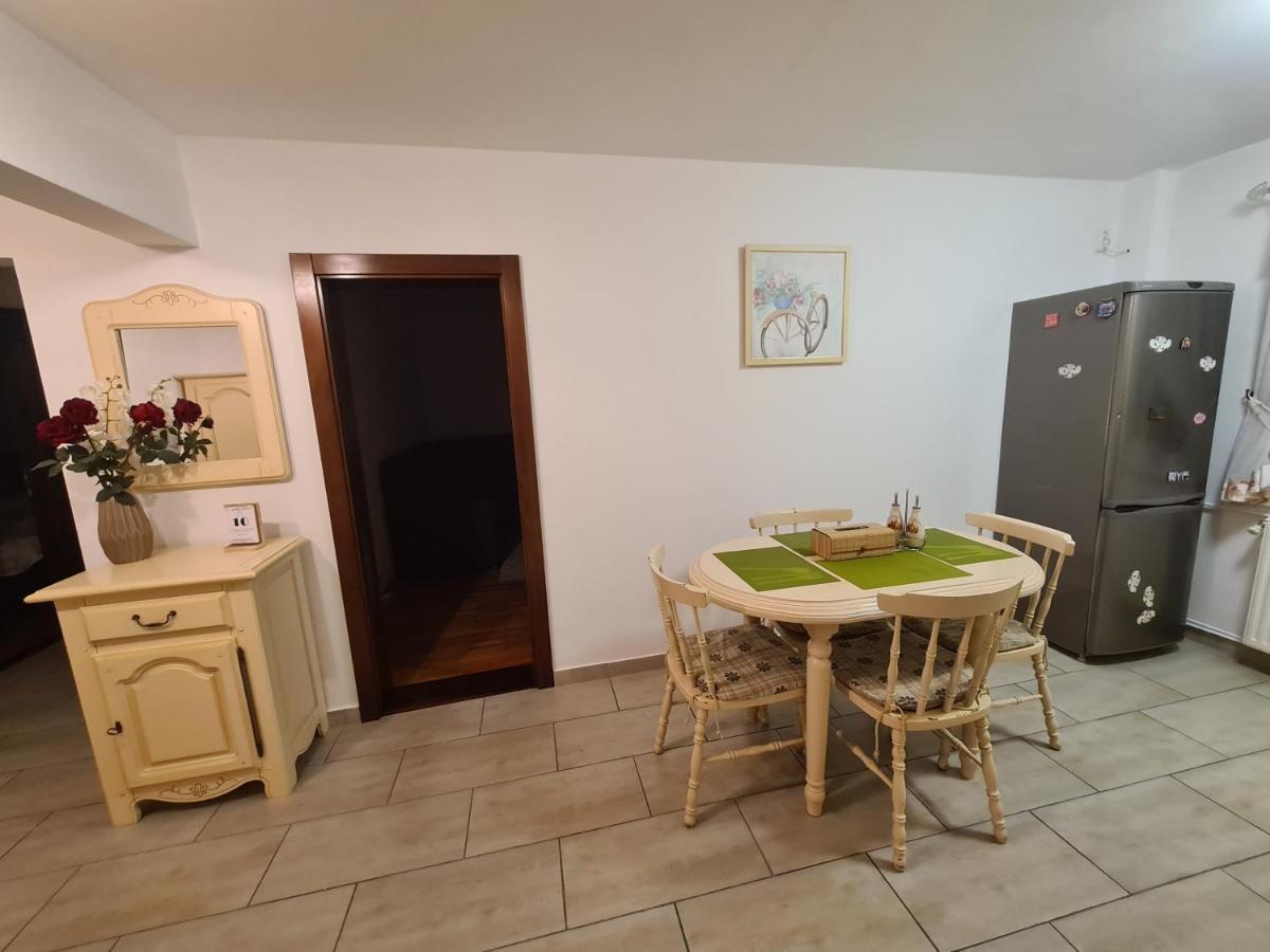 Clasic Apartment Nufarul Oradea Luaran gambar